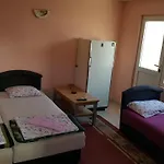 As Montenegro בית הארחה *